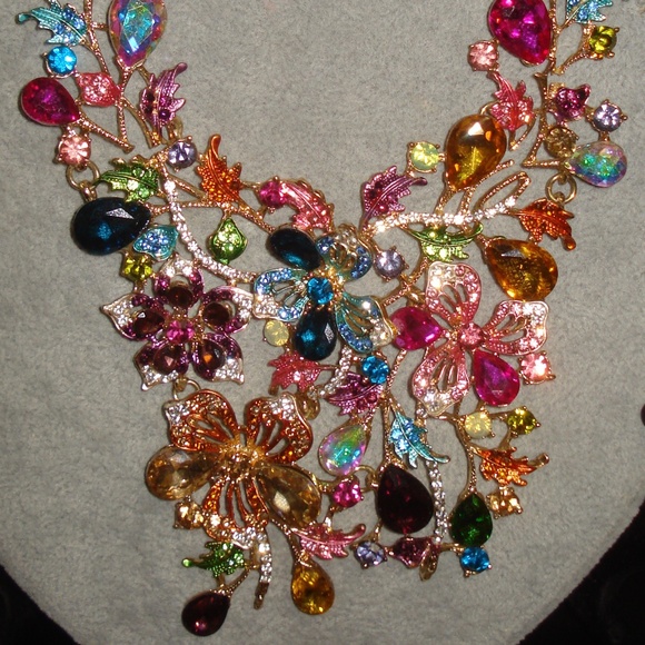 Large Multicolored Rhinestone Goldtone Metal Bib Necklace - Picture 2 of 5
